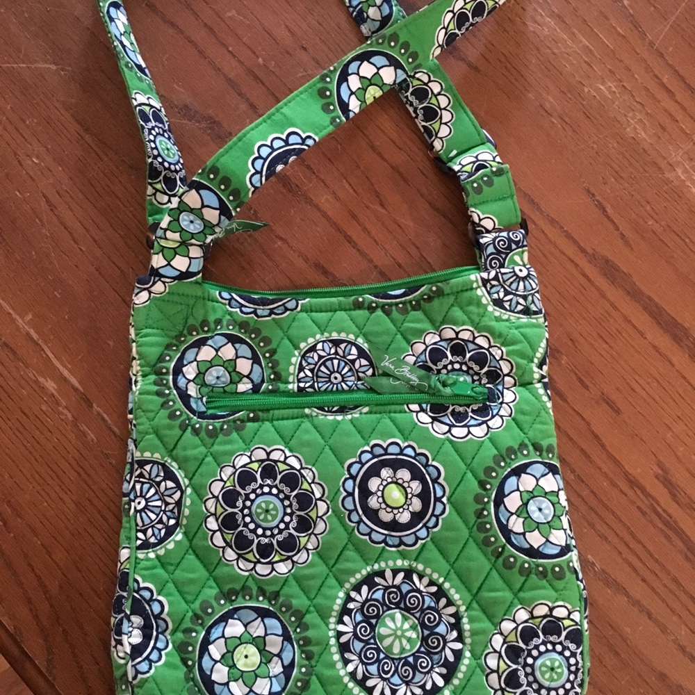 Vera Bradley Cross body purse. Cupcake green/blue